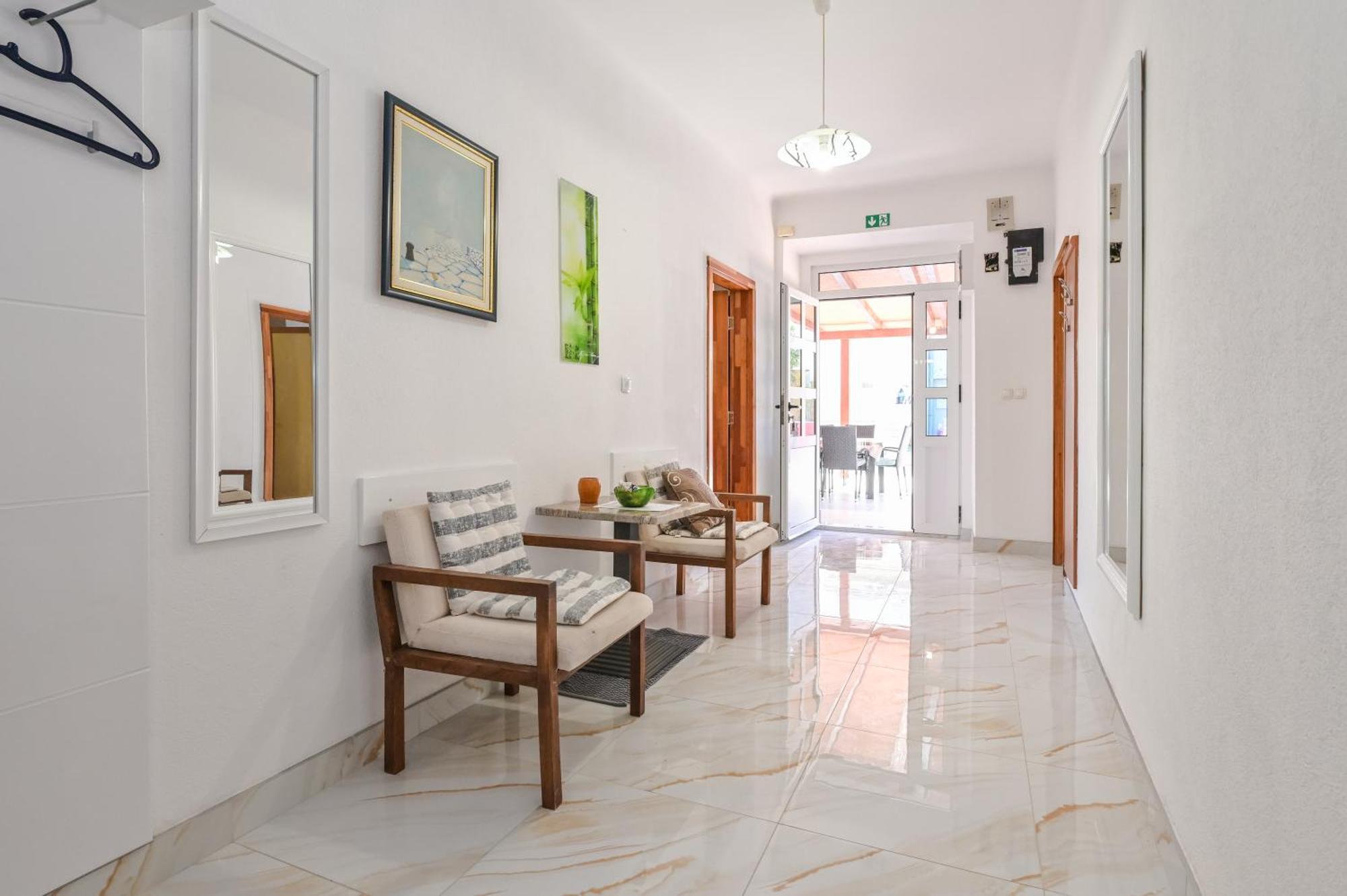Apartments Smoky Novalja Rom bilde